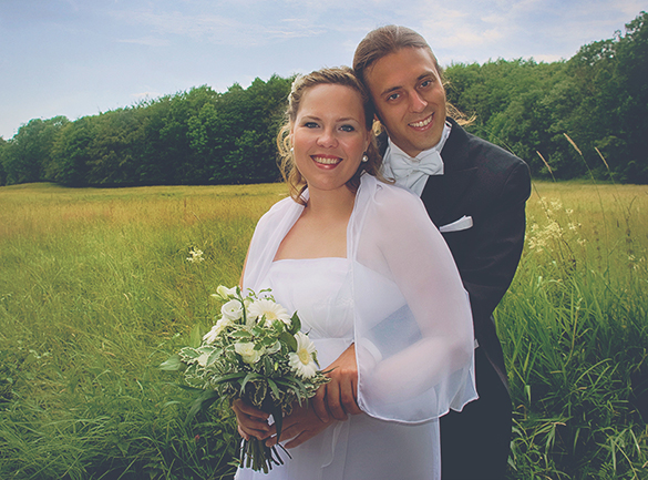 Bröllopsfotografering utanför Svaneholms slott i Skurup.